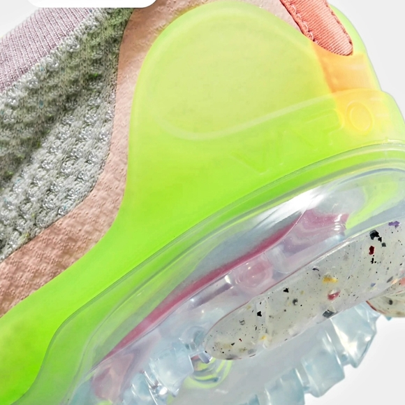 Nike Air VaporMax Sneaker - Picture 4 of 8